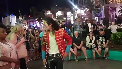 Amazing Michael Jackson street performance.