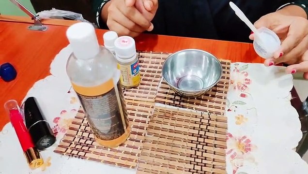 HOMEMADE WINTER LIP BALM|| DIY VIT E LIP BALM || HOW TO TURN DRY,CHAPPED LIPS TO SOFT LIPS|| LIP BALM