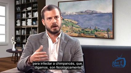 Periodista Javier Villamor denunciando la pandemia en el canal digital de TV Alto y Claro.