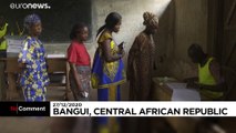 Tensa calma en las elecciones en República Centroafricana entre amenazas de violencia