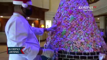 Pohon Natal dari Kue Widaran, Lestarikan Kue Tradisional