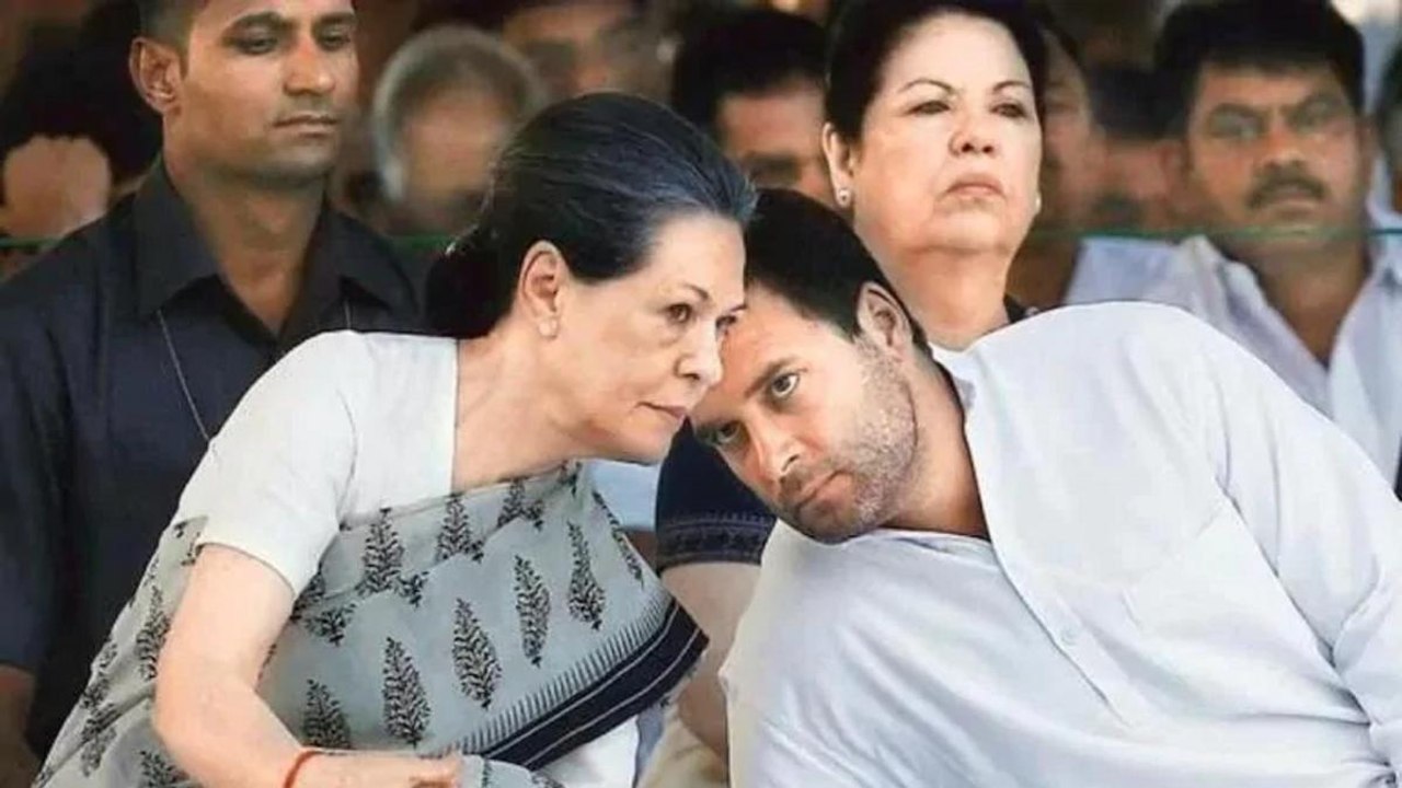 Sonia, Rahul Gandhi skip Congress Foundation Da...