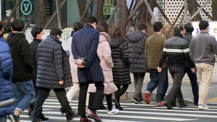 "재택근무 강제를" vs "격상 반대"...2.5단계 연장에 의견 '분분' / YTN
