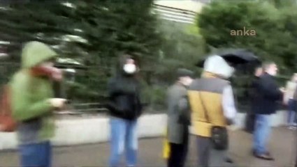 Vatandaşın borç kuyruğu kamerada