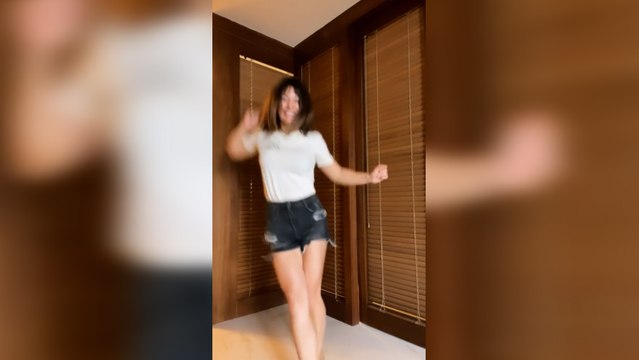 El baile de Nagore Robles para celebrar sus vacaciones en Canarias