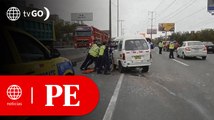 Triple choque deja a conductor en de minivan atrapado entre los fierros | Primera Edición