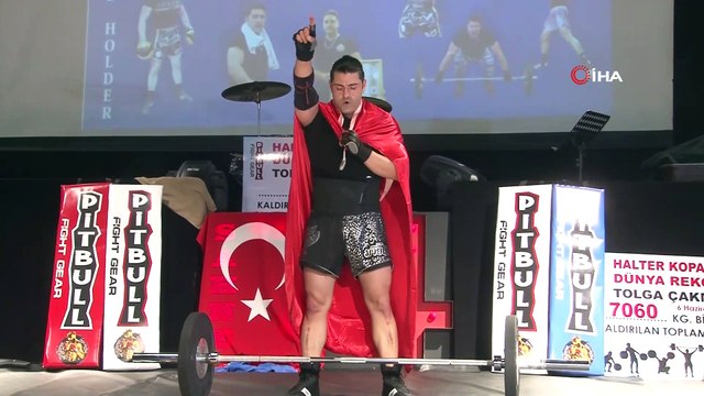 Tolga Çakmak, halter silkmede dünya rekoru kırdı
