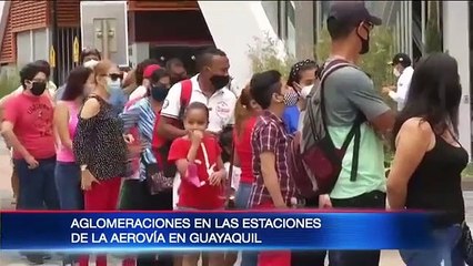 Aglomeraciones en las estaciones de la aerovía de Guayaquil