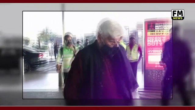 Shabana Azmi & Javed Akhtar Spotted At Mumbai Airport