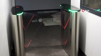 Korona virüse karşı uzaktan ateş ölçerli turnike sistemi