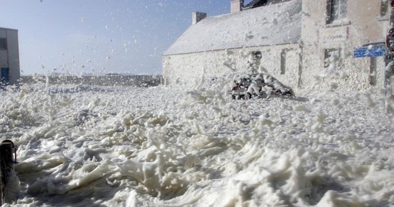 Tempête Bella : une écume de mer observée dans le Finistère