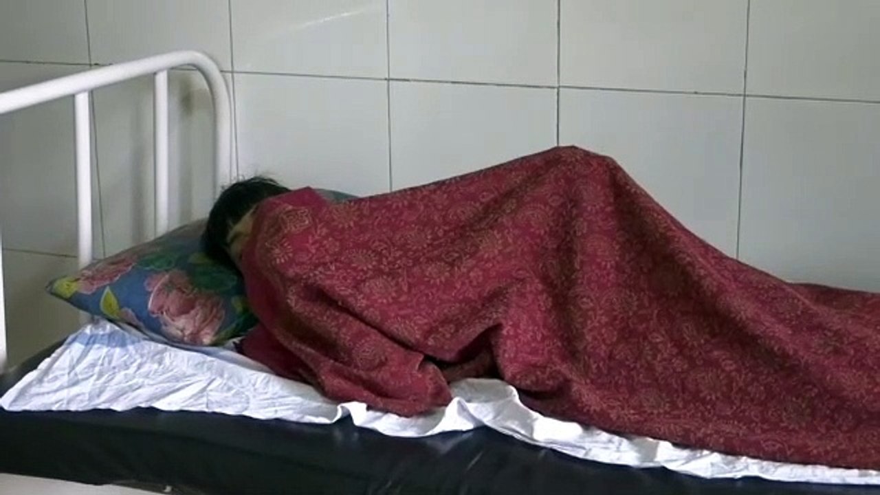मामूली कहासुनी में पति, पत्नी और बेटे ने खाया जहर