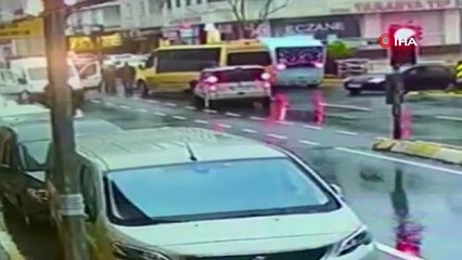 Metrelerce sürüklenen kadının kulağının koptuğu minibüs dehşeti kamerada