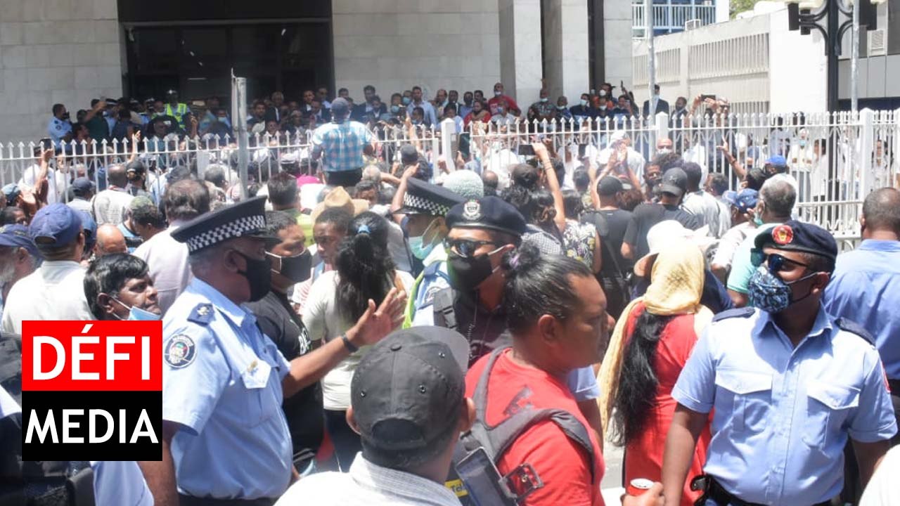 Private Prosecution contre Sawmynaden : la police annonce l’ouverture d’une enquête sur le rassemblement devant la New Court House