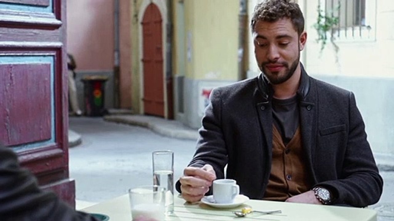 Plus belle la vie : CHOC - Jean-Paul est amoureux de Léa !