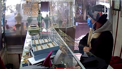 Turgutlu'da kuyumcu soygunu kamerada