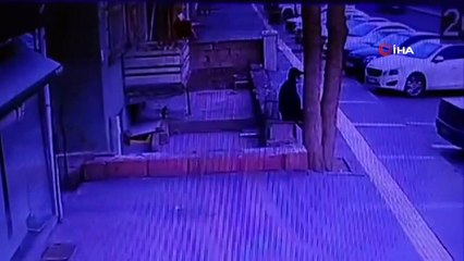 Kayseri’de 2 hırsızın motosikleti çalma anı kameralara yansıdı