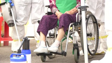 요양시설 집단감염에 사망 속출..."정부, 의료지원팀 파견" / YTN