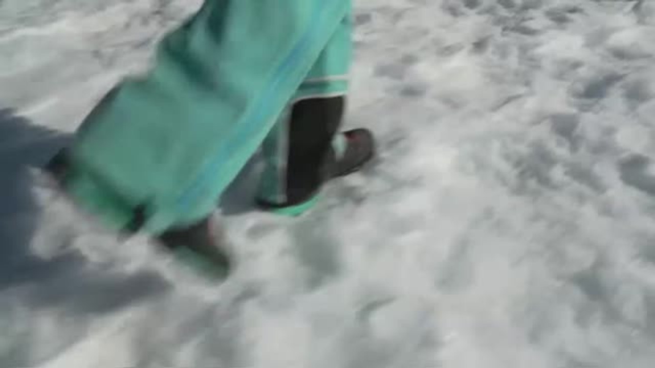 El hombre que sobrevivió 50 minutos bajo la nieve tras una avalancha en los Alpes