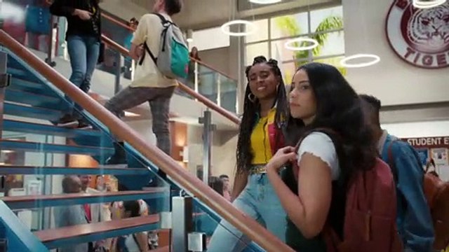 Saved by the Bell Season 1 Clip - Jessie's Son is Bad at Football