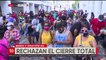 Propietarios de bares y locales nocturnos protestaron frente a la Alcaldía en rechazo a la ley seca