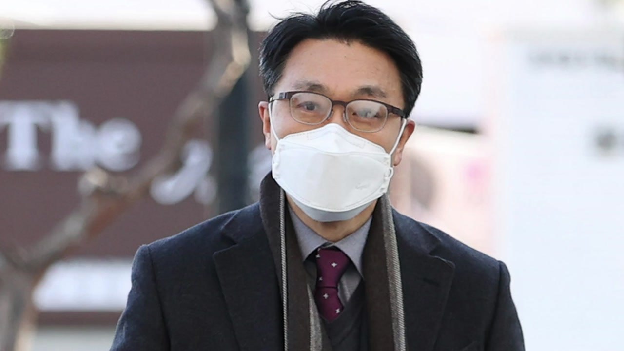[뉴스앤이슈] 靑, 초대 공수처장 '판사 출신' 김진욱 지명...정치권 반응은? / YTN