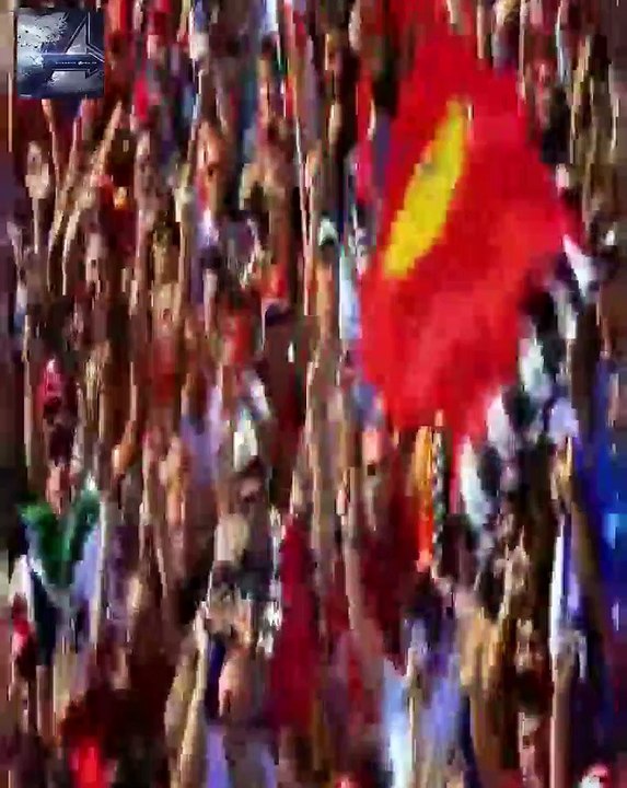 F1 2010 Season Review Highlight Round 1 Bahrein GP, Sebastian Vettel of Red Bull-Renault won the Drivers' title, Constructors' Champion  Red Bull-Renault