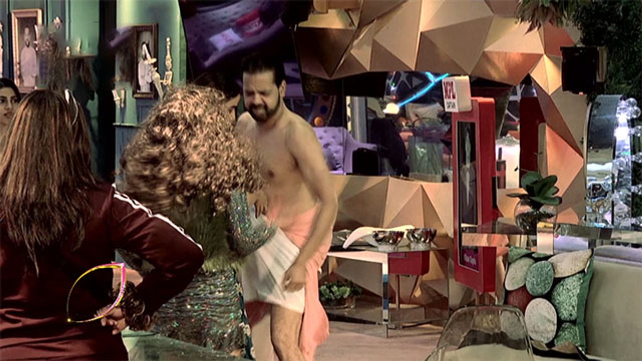 Bigg Boss 14: Rahul Mahajan संग गंदी हरकत करेंगी Rakhi, Captancy task पर लगेगा ब्रेक|FilmiBeat