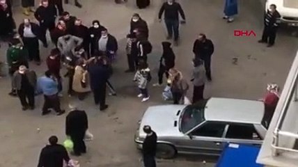 Pazar yerinde kadının darbedilme anı kamerada