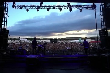 London Grammar - Hey Now (Live At Lollapalooza Festival Paris 2017)