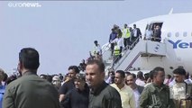 شاهد: لحظة الانفجار الذي هز مطار عدن اليمني لحظة وصول أعضاء الحكومة الجديدة