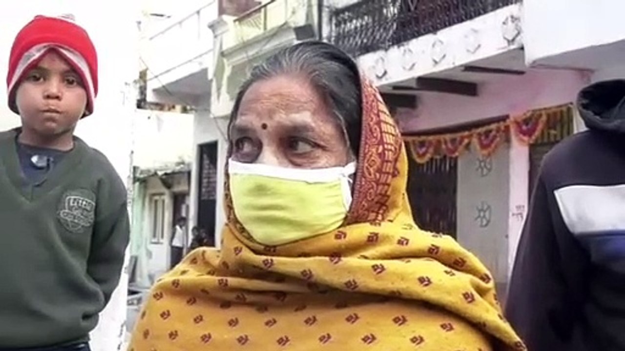 गुंडे ने अपनी मामी के मकान पर किया था कब्जा, पुलिस ने हटाया