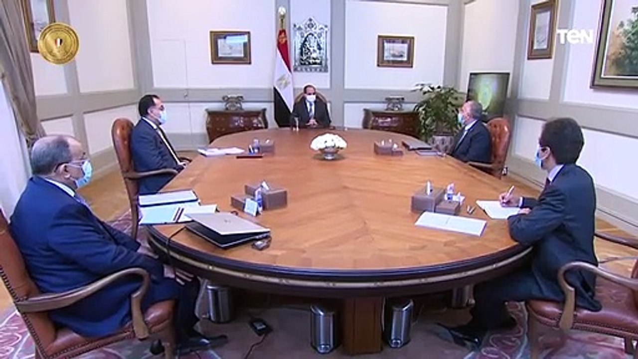السيد الرئيس يجتمع برئيس الوزراء ووزير المالية و المجموعة الوزارية الاقتصادية