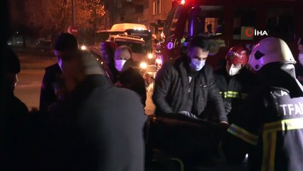 - Boş yolda direğe çarptı, sıkıştığı yerden itfaiyenin çalışması ile çıkarıldı