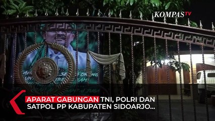 TNI-Polri Copot Poster Rizieq Shihab & FPI di Sidoarjo