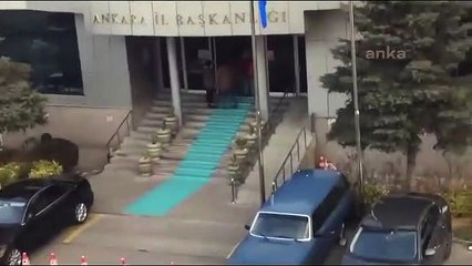 5AK Parti binası önünde 5 kadına gözaltı!