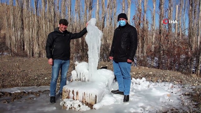Çeşme Soğuktan Patladı, Ortaya Buzdan Heykel Çıktı