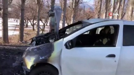 Otomobiller kafa kafaya çarpıştı: 4 yaralı