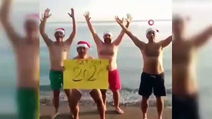 Antalya'da Norveçliler, 2021'i denize girerek kutladı