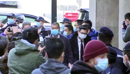 Tải video: Hong-Kong: torna in carcere l'editore-attivista Jimmy Lai, spina nel fianco di Pechino