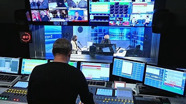 Pas de gestes barrières, des câlins : 2021 déjà célébré à l'autre bout du monde