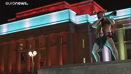 Großes Feuerwerk in Neuseeland, kleine Silvesterfeier in Australien