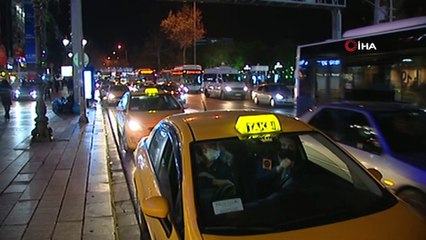 Ankara’da kısıtlamaya saatler kala yılbaşı yoğunluğu