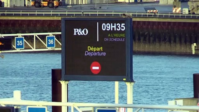 Тысячи людей спешат пересечь Ла-Манш по старым правилам