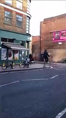 Faire du vélo géant Grand-bi ce n'est pas simple