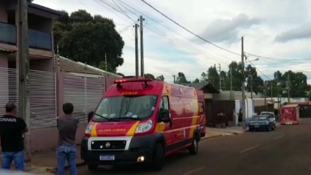 Idosa de 88 anos cai no banheiro e sofre fratura no braço, na Rua Nova Petrópolis, no Periolo