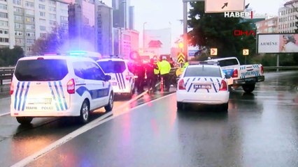 Mecidiyeköy'de feci kaza! Polis aracı bariyerlere çarptı