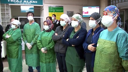 Ünlülerden Sağlık Çalışanlarına Yeni Yıl Sürprizi