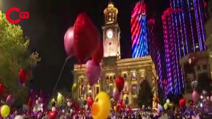 Koronavirüsün çıktığı Vuhan'da maskeli kutlama