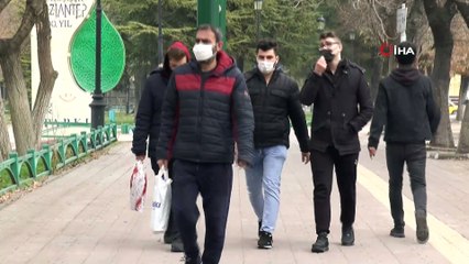Yeni yılın ilk gününde kısıtlama gölgesinde Cuma namazı